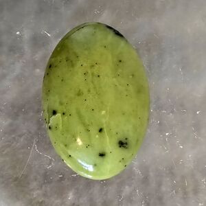 Serpentine Worry Stone – Awakening + Energetic Protection